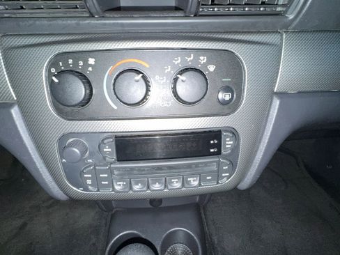 Used 2005 Chrysler Sebring GTC w/ Security Group image 9