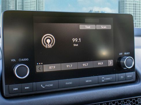 Certified 2023 Honda HR-V LX image 29