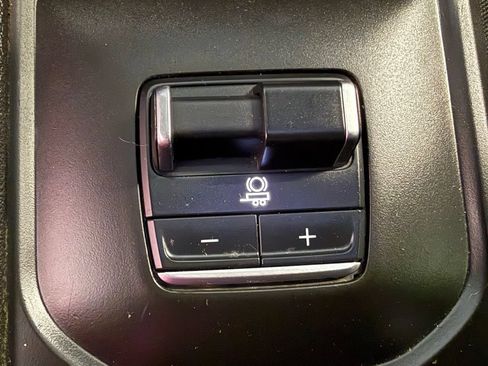 Used 2024 GMC Sierra 2500 AT4 AWD/4WD image 40