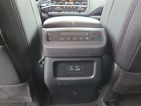 Used 2025 Nissan Pathfinder SL AWD/4WD image 29