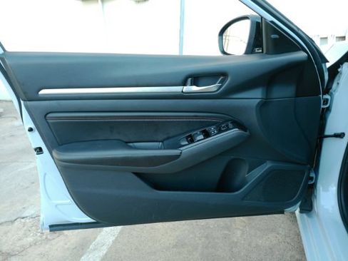 Used 2023 Nissan Altima 2.5 SR w/ SR Premium Package AWD/4WD image 11
