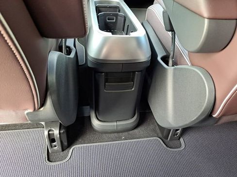 New 2025 Volkswagen ID. Buzz Pro S image 25