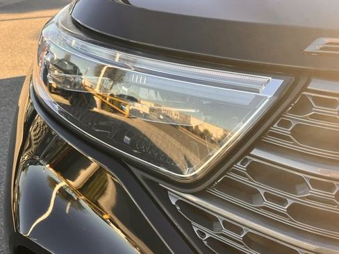 Used 2022 Ford Explorer XLT w/ Equipment Group 202A image 32