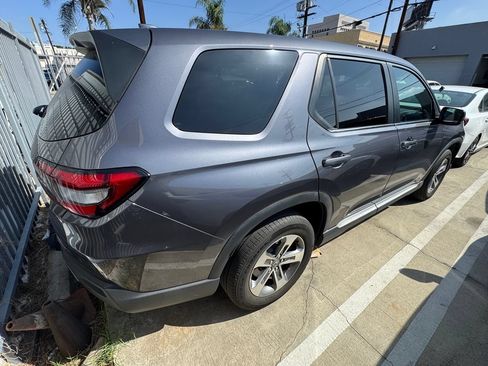 Used 2024 Honda Pilot EX-L image 4