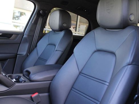 New 2025 Porsche Cayenne GTS image 87