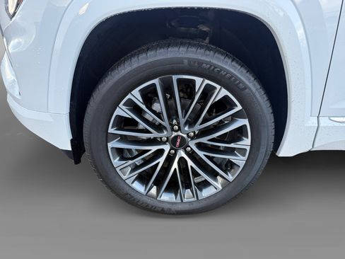 New 2026 GMC Terrain Denali w/ LPO, Floor Liner Package image 9