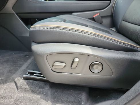 New 2026 Chevrolet Traverse High Country FWD image 21