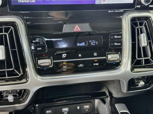 Used 2023 Kia Sorento SX AWD/4WD image 18