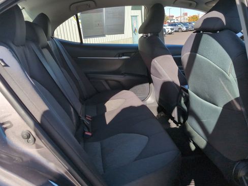 Used 2020 Toyota Camry LE image 14