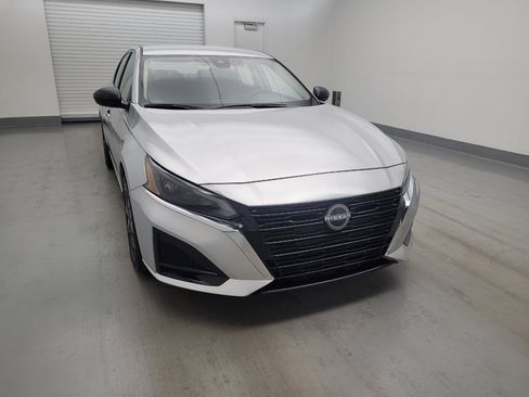 Used 2024 Nissan Altima 2.5 S FWD image 14