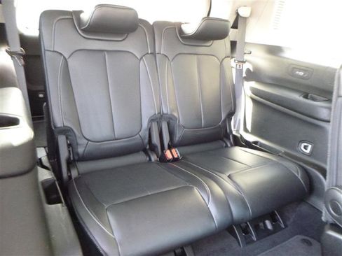 Used 2022 Jeep Grand Cherokee L Limited w/ Luxury Tech Group II image 8