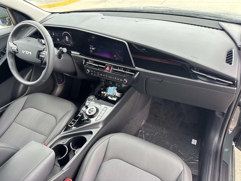New 2026 Kia Niro Wind FWD image 14
