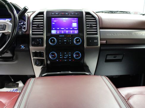 Used 2021 Ford F350 Platinum w/ Tremor Off-Road Package image 18