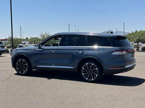 Used 2025 Lincoln Aviator Reserve w/ Equipment Group 201A AWD/4WD image 3