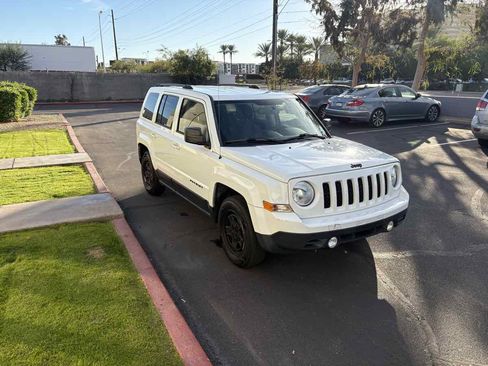 Used 2017 Jeep Patriot Sport w/ Power Value Group image 8