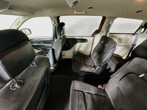 Used 2014 Dodge Grand Caravan SE w/ Quick Order Package 29E SE FWD image 11