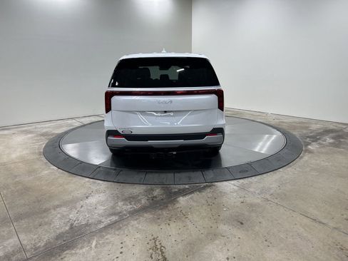 New 2026 Kia Carnival FWD image 7