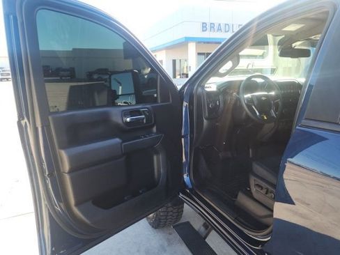 Used 2023 Chevrolet Silverado 2500 Custom w/ Custom Value Package image 25