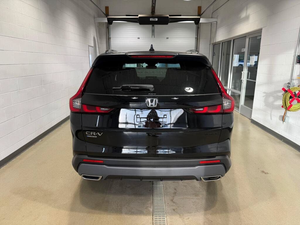 Used 2025 Honda CR-V Sport image 4