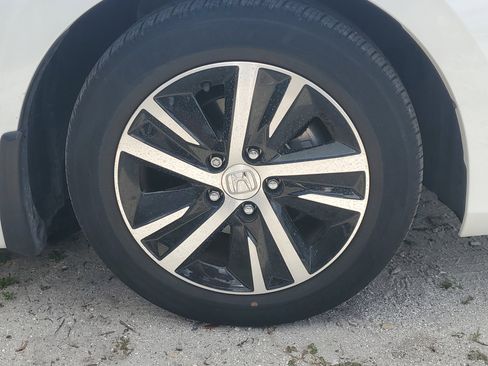 Used 2023 Honda Civic LX image 3