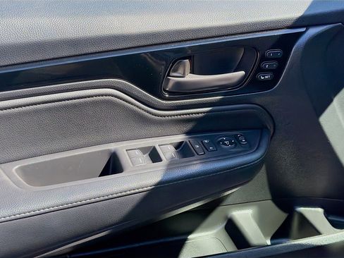 Certified 2025 Honda Odyssey Touring image 17