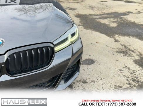 Used 2021 BMW M550i xDrive w/ Dynamic Handling Package image 11
