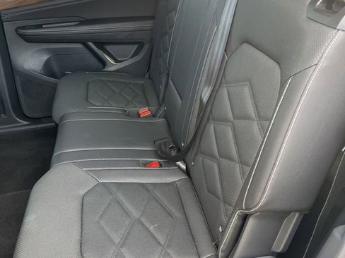 Used 2025 Volkswagen Atlas SE FWD image 21