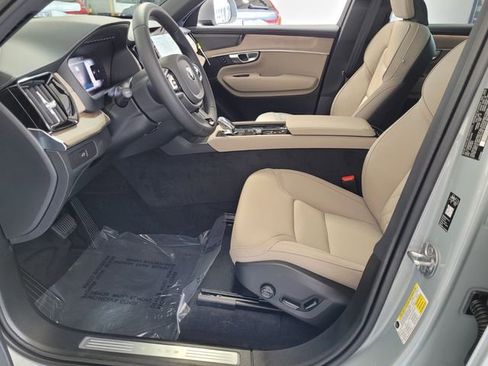 New 2026 Volvo XC90 B6 Plus w/ Protection Package Premier AWD/4WD image 9