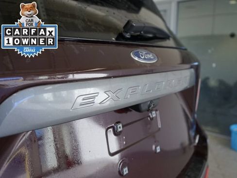 Used 2022 Ford Explorer XLT w/ Equipment Group 202A AWD/4WD image 13