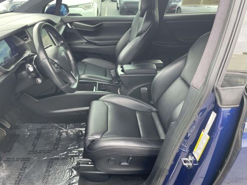 Used 2018 Tesla Model X 75D image 22