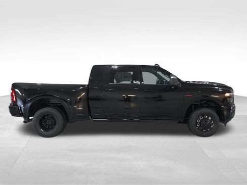 New 2026 RAM 3500 Laramie AWD/4WD image 9