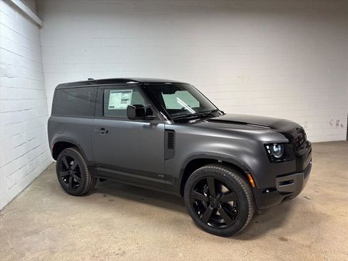 New 2026 Land Rover Defender 90 V8 image 5