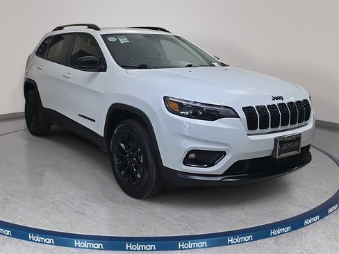Used 2023 Jeep Cherokee Altitude Lux image 4