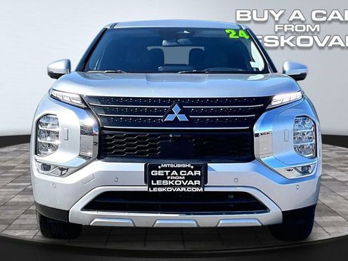 Used 2024 Mitsubishi Outlander SE AWD/4WD image 3