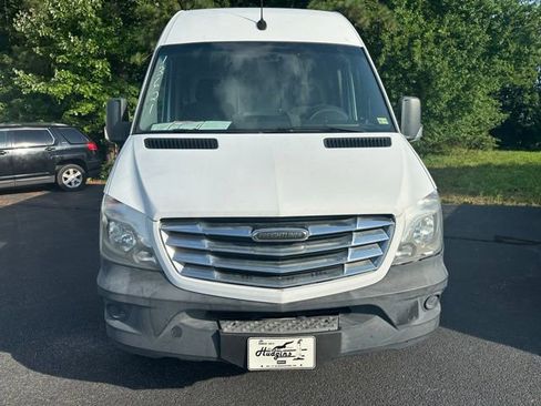 Used 2017 Freightliner Sprinter 2500 image 6