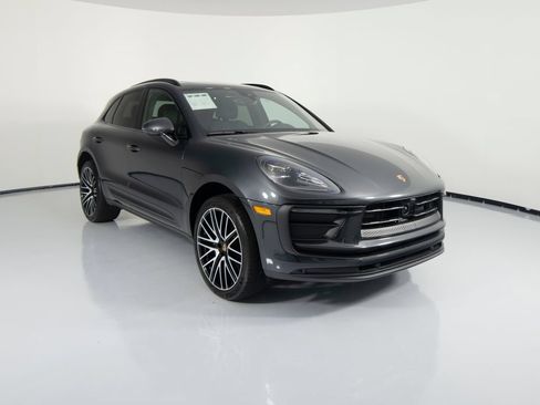 Certified 2026 Porsche Macan AWD/4WD image 12