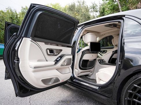 Used 2021 Mercedes-Benz Maybach S 580 4MATIC image 32