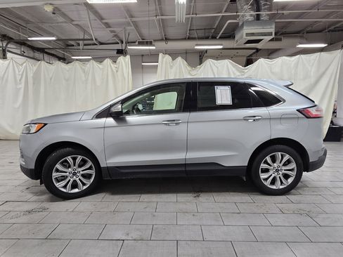 Used 2022 Ford Edge Titanium image 12