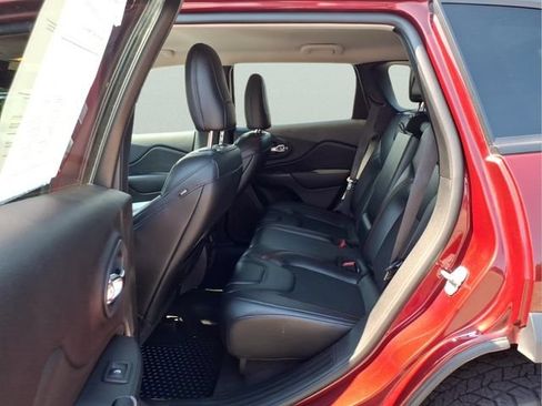 Used 2020 Jeep Cherokee Trailhawk w/ Cold Weather Group AWD/4WD image 10