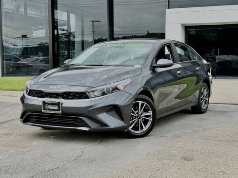 Used 2023 Kia Forte LXS FWD image 2