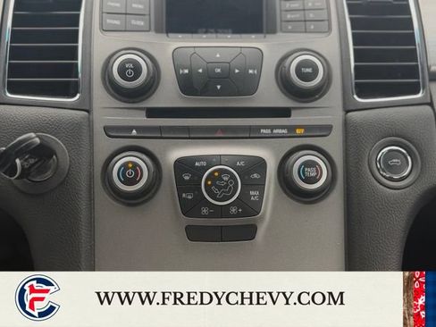 Used 2019 Ford Taurus SEL FWD image 20