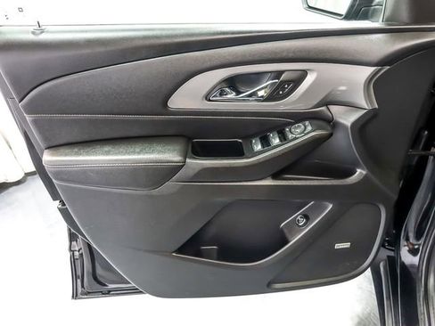 Used 2023 Chevrolet Traverse LT w/ LT Premium Package AWD/4WD image 30