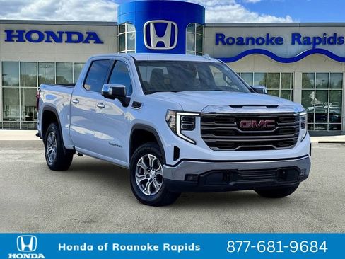 Used 2025 GMC Sierra 1500 SLT image 1