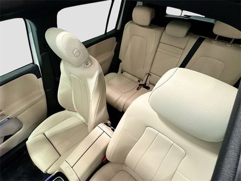 Certified 2025 Mercedes-Benz GLB 250 4MATIC image 22
