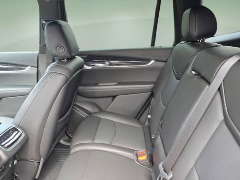Used 2022 Cadillac XT6 Premium Luxury AWD/4WD image 24