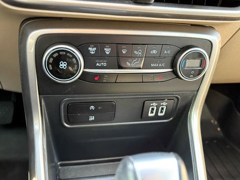 Used 2021 Ford EcoSport SE image 22