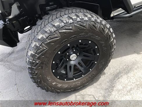 Used 2012 Jeep Wrangler Rubicon w/ Connectivity Group image 22