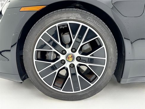Used 2022 Porsche Taycan image 33