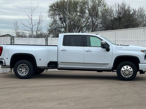 New 2026 Chevrolet Silverado 3500 High Country w/ High Country Premium Package AWD/4WD image 3