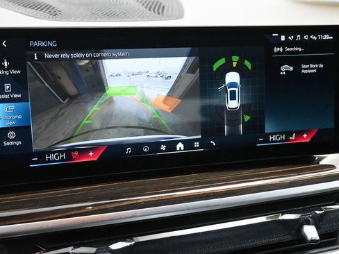 Used 2025 BMW X5 xDrive50e image 29